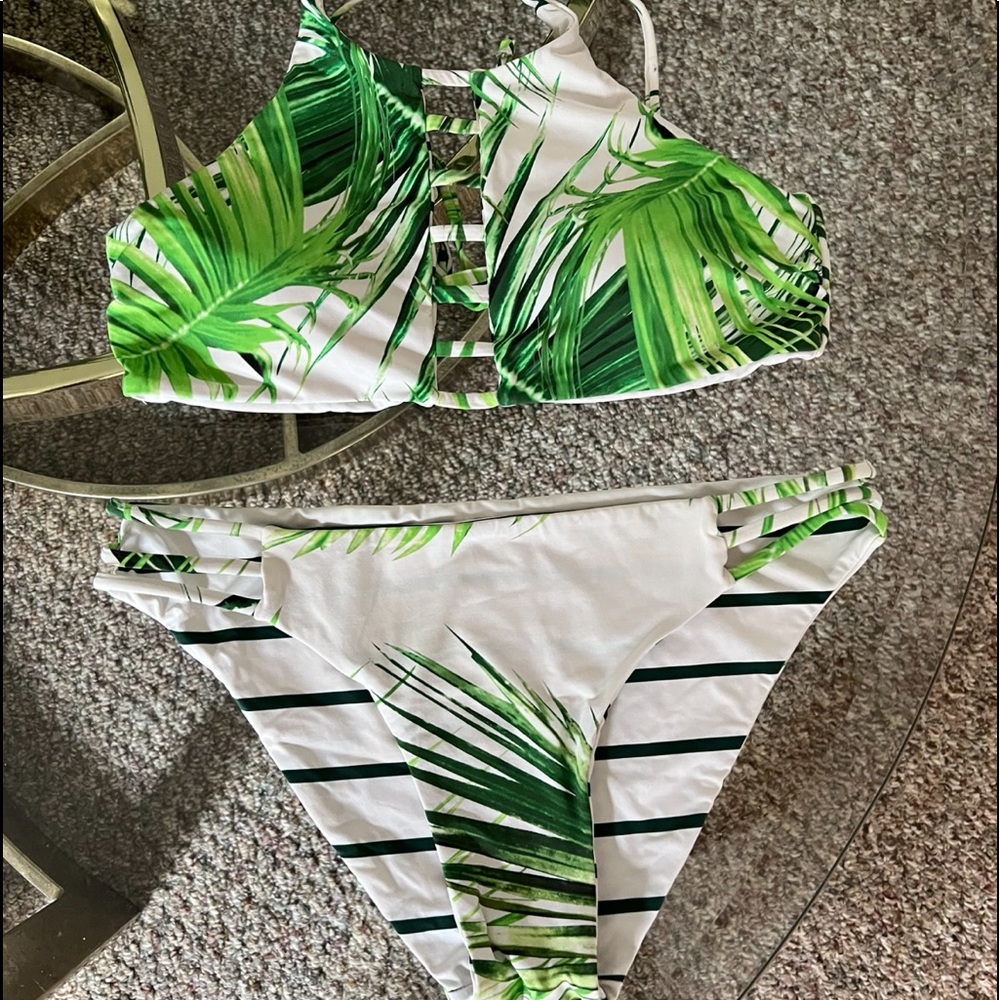 Women’s/Juniors Reversible bikini set